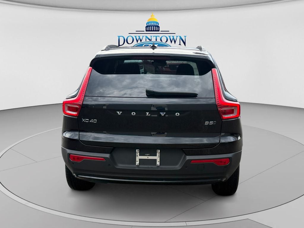 2026 Volvo XC40 B5 Core