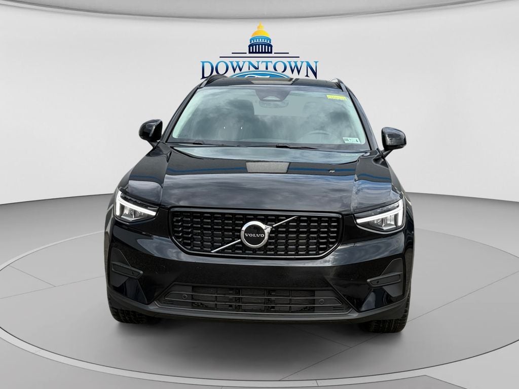 2026 Volvo XC40 B5 Core