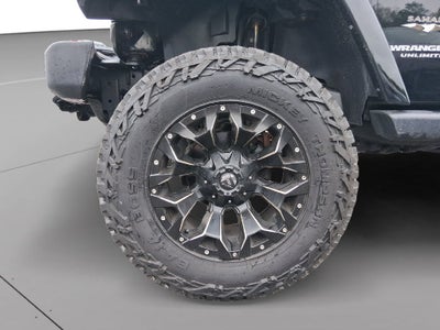 2017 Jeep Wrangler Unlimited Sahara LIFTED