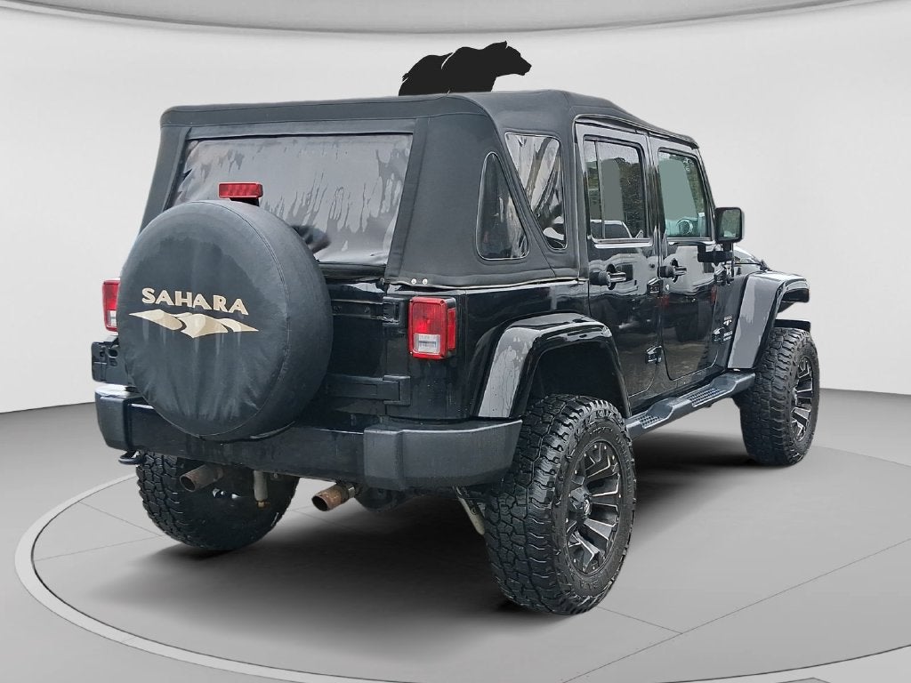 2017 Jeep Wrangler Unlimited Sahara LIFTED