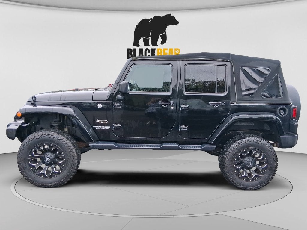 2017 Jeep Wrangler Unlimited Sahara LIFTED