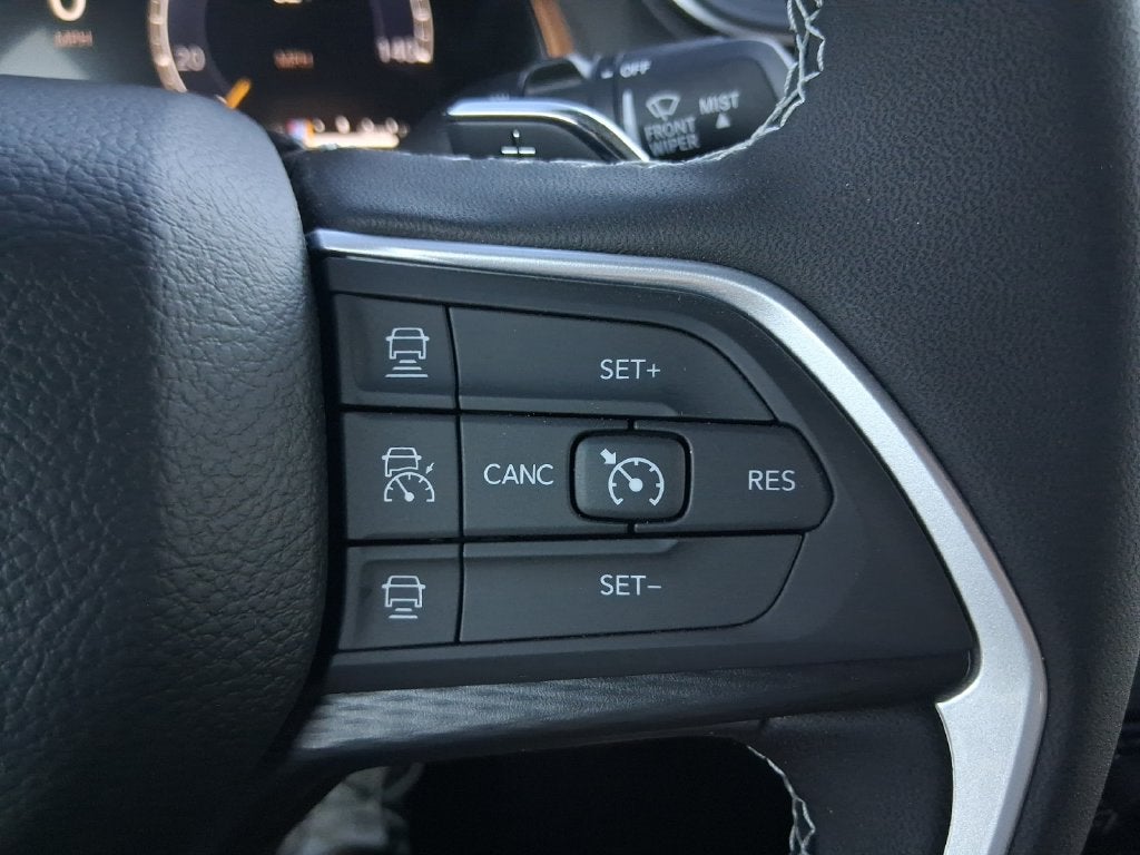 2027 Jeep Grand Cherokee GRAND CHEROKEE LAREDO 4X4