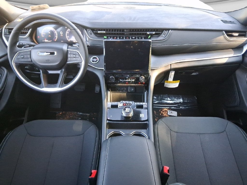 2027 Jeep Grand Cherokee GRAND CHEROKEE LAREDO X 4X4