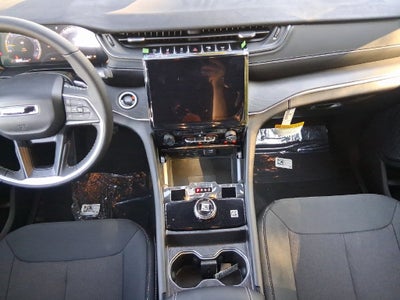 2027 Jeep Grand Cherokee GRAND CHEROKEE LAREDO X 4X4