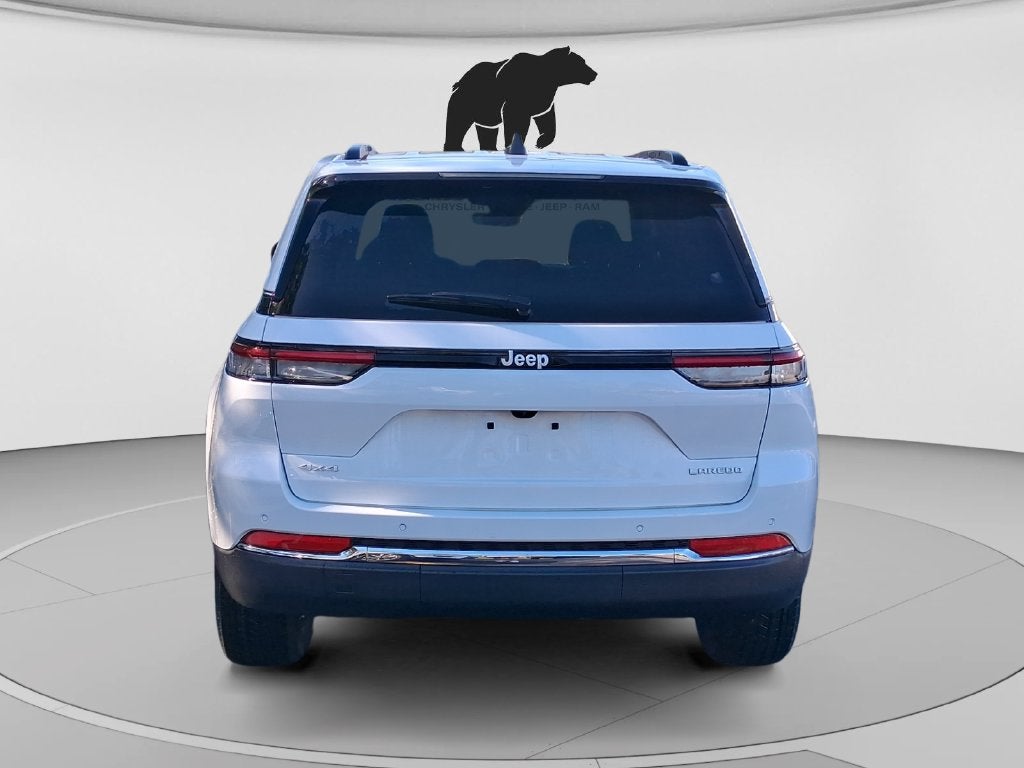 2027 Jeep Grand Cherokee GRAND CHEROKEE LAREDO X 4X4
