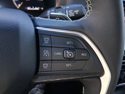 2025 Jeep Grand Cherokee GRAND CHEROKEE LAREDO X 4X4