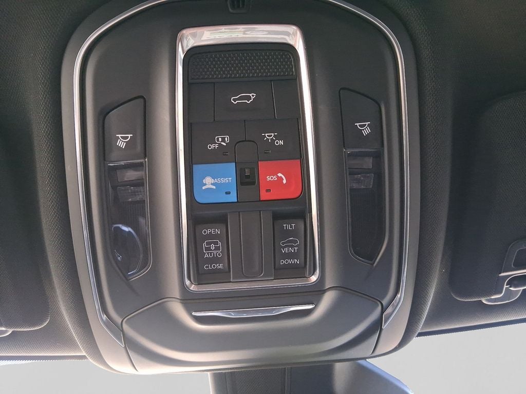2025 Jeep Grand Cherokee GRAND CHEROKEE LAREDO X 4X4