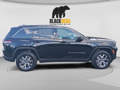 2027 Jeep Grand Cherokee GRAND CHEROKEE LAREDO X 4X4