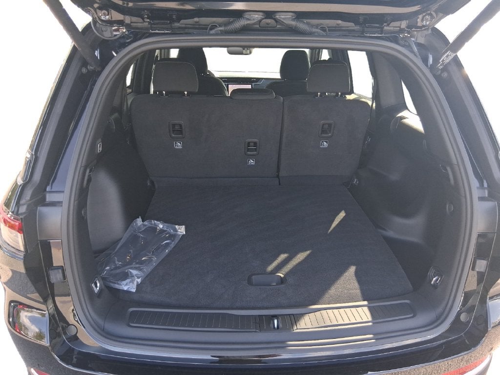 2027 Jeep Grand Cherokee GRAND CHEROKEE LAREDO X 4X4
