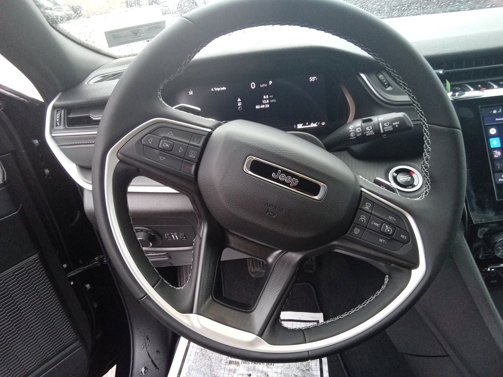 2026 Jeep Grand Cherokee GRAND CHEROKEE LAREDO X 4X4