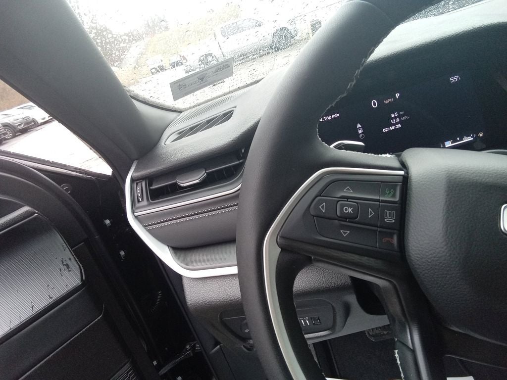 2026 Jeep Grand Cherokee GRAND CHEROKEE LAREDO X 4X4