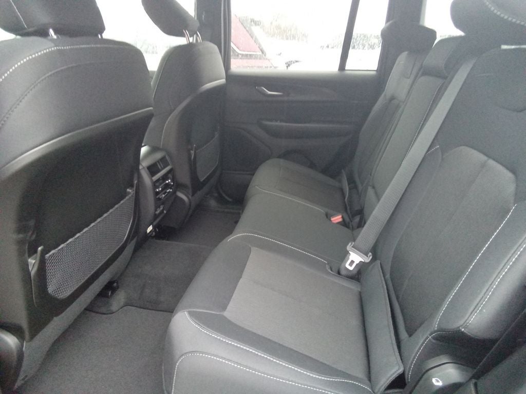 2026 Jeep Grand Cherokee GRAND CHEROKEE LAREDO X 4X4