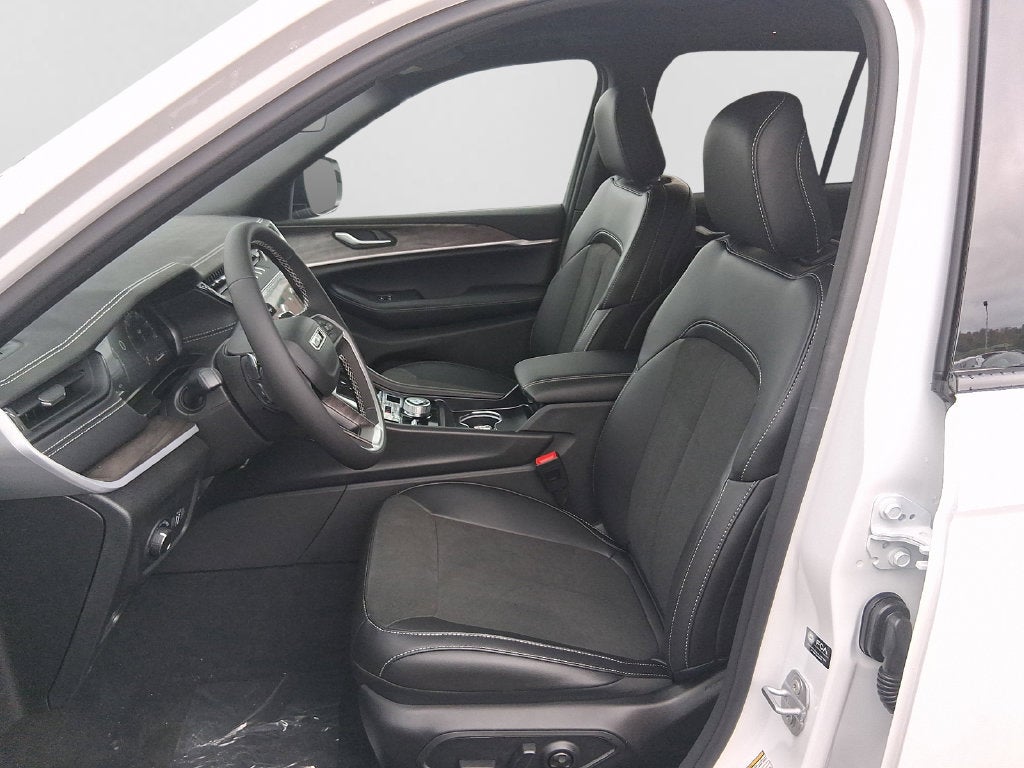 2027 Jeep Grand Cherokee GRAND CHEROKEE LAREDO ALTITUDE 4X4