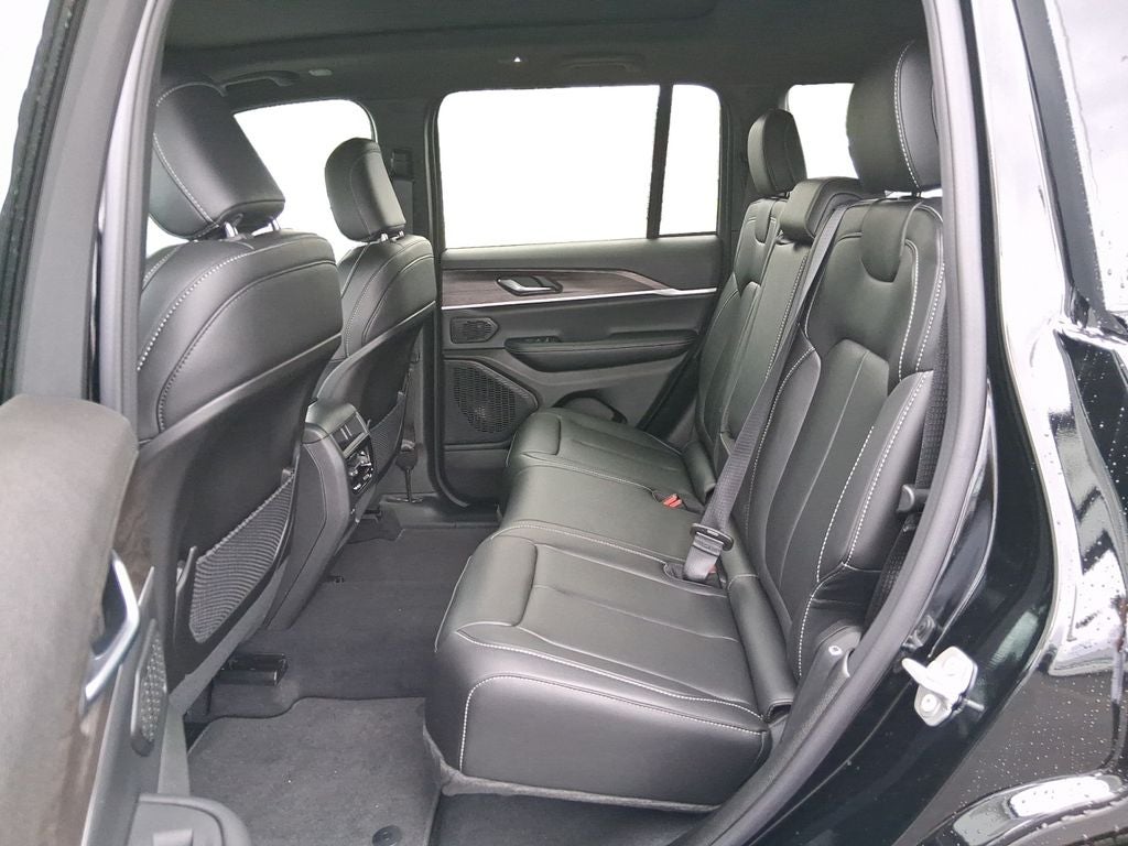 2027 Jeep Grand Cherokee GRAND CHEROKEE LIMITED 4X4