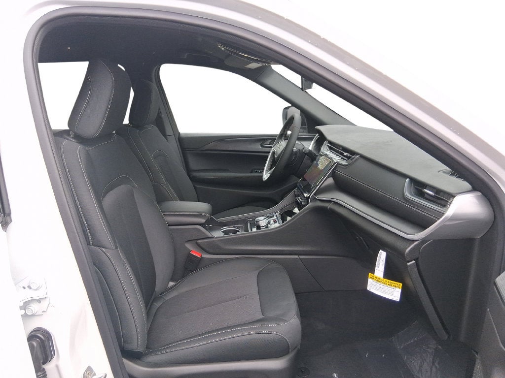 2027 Jeep Grand Cherokee L GRAND CHEROKEE L LAREDO 4X4