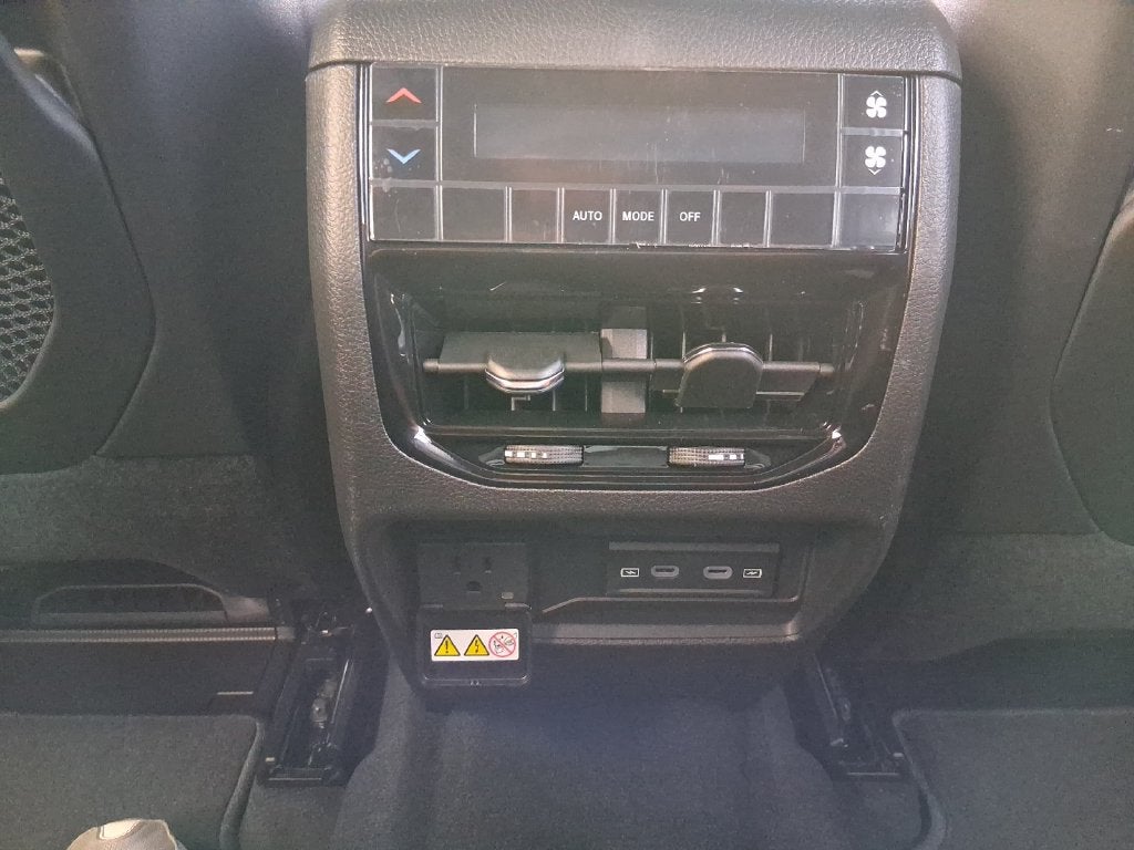 2027 Jeep Grand Cherokee L GRAND CHEROKEE L LAREDO ALTITUDE 4X4
