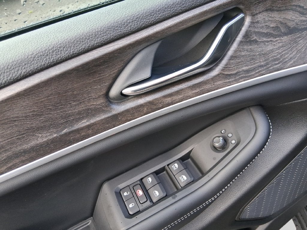2027 Jeep Grand Cherokee L GRAND CHEROKEE L LAREDO ALTITUDE 4X4