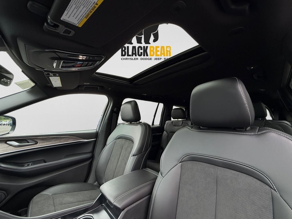 2026 Jeep Grand Cherokee L GRAND CHEROKEE L LAREDO ALTITUDE 4X4