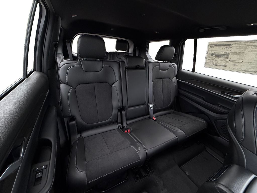 2026 Jeep Grand Cherokee L GRAND CHEROKEE L LAREDO ALTITUDE 4X4