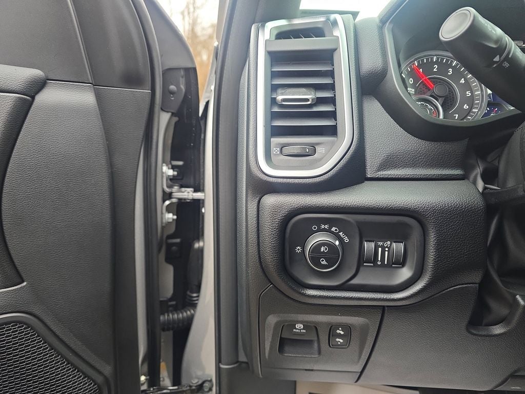 2026 RAM 1500 Big Horn Crew Cab 4x4 5'7' Box