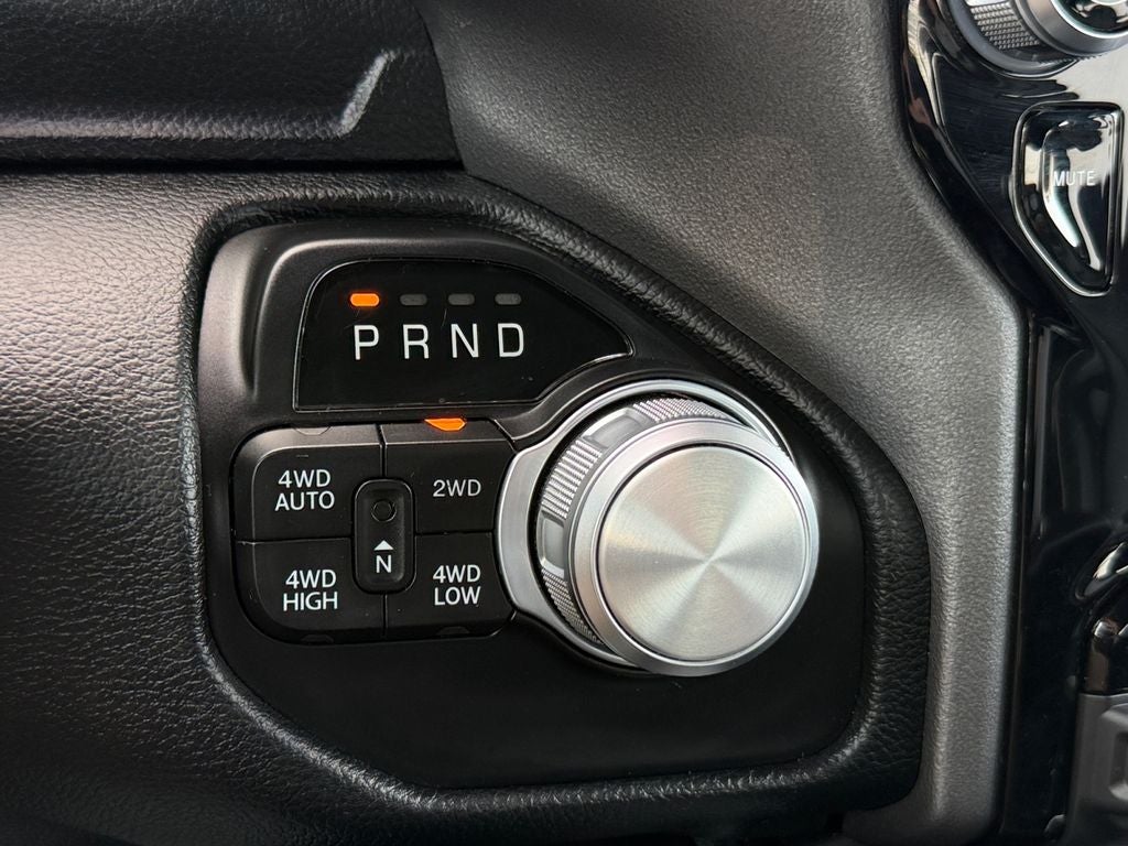 2022 RAM 1500 Laramie Crew Cab 4x4 5'7' Box