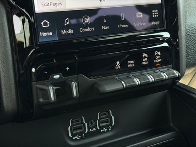 2022 RAM 1500 Laramie Crew Cab 4x4 5'7' Box
