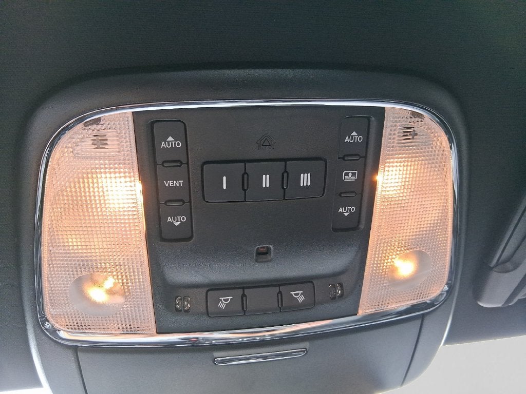 2023 Chrysler 300 300C