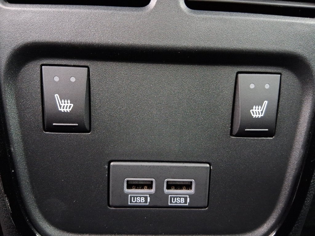 2023 Chrysler 300 300C