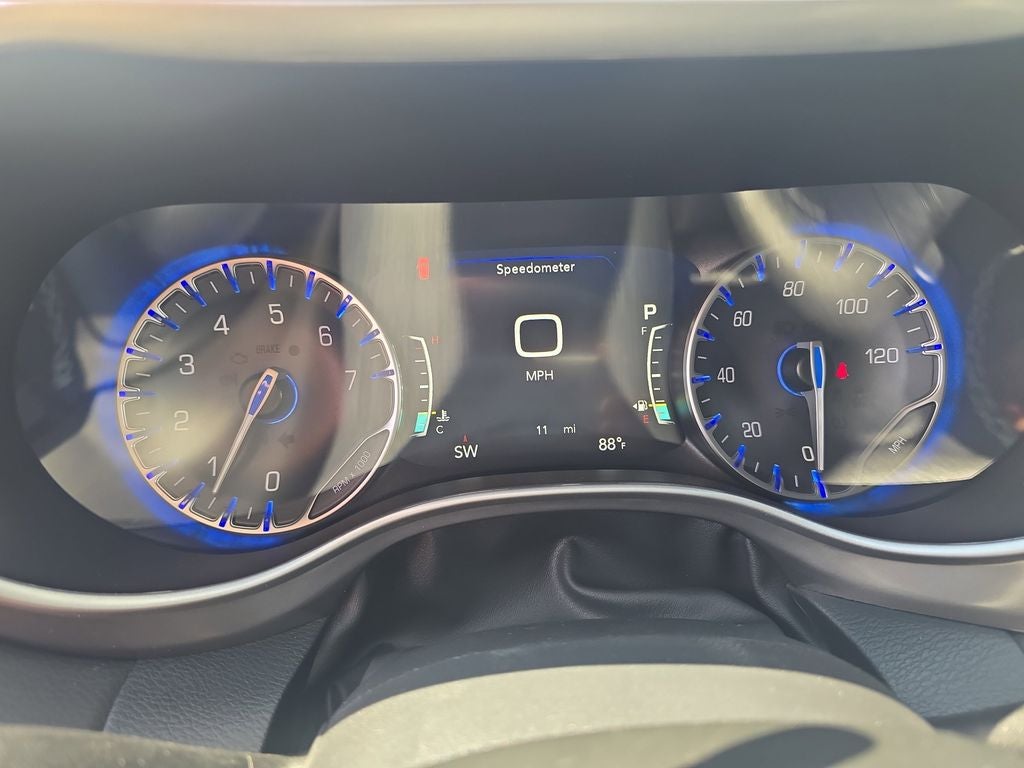 2025 Chrysler Voyager VOYAGER LX
