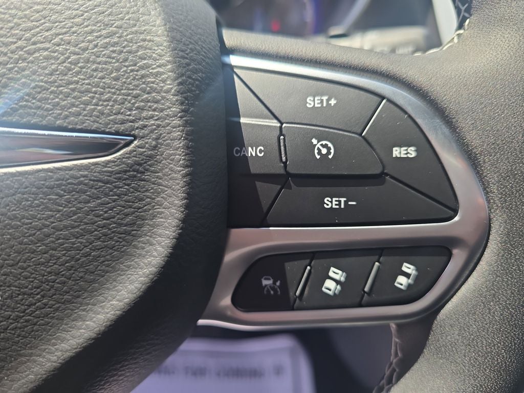 2025 Chrysler Voyager VOYAGER LX