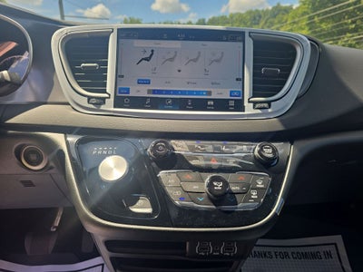 2025 Chrysler Voyager VOYAGER LX