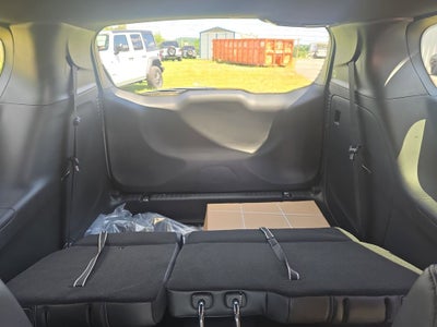 2025 Chrysler Voyager VOYAGER LX
