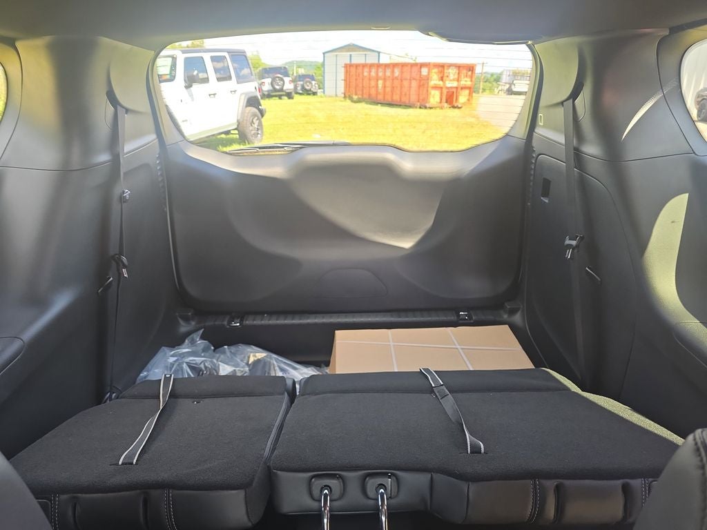 2025 Chrysler Voyager VOYAGER LX