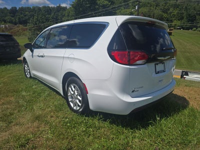 2025 Chrysler Voyager VOYAGER LX