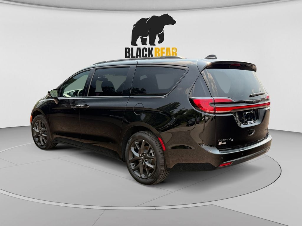 2026 Chrysler Pacifica PACIFICA SELECT AWD