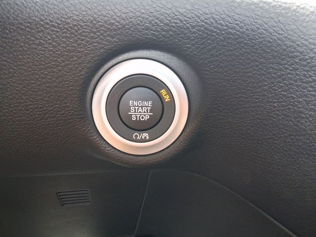 2027 Chrysler Pacifica PACIFICA SELECT AWD