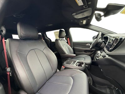 2027 Chrysler Pacifica PACIFICA SELECT AWD