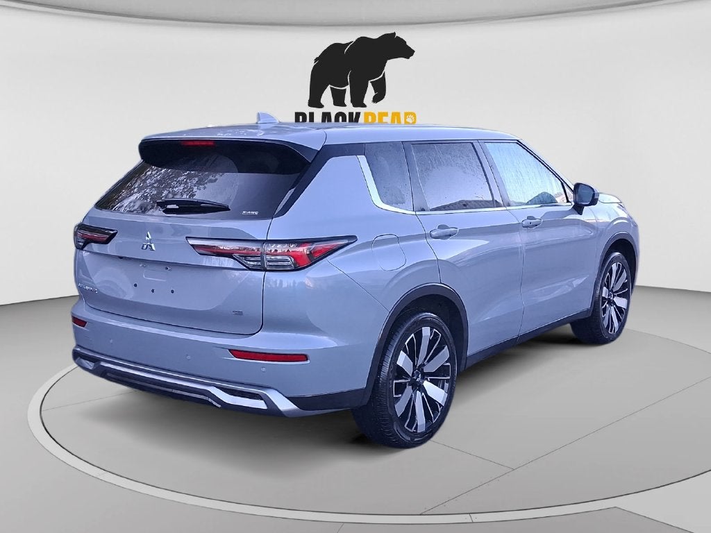 2025 Mitsubishi Outlander Base