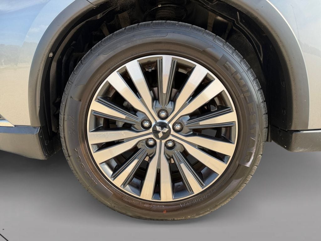 2020 Mitsubishi Outlander SE
