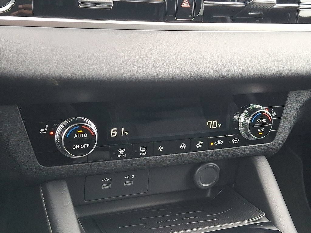 2026 Mitsubishi Outlander ES