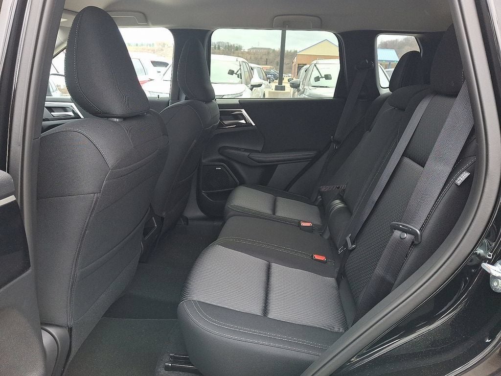 2026 Mitsubishi Outlander ES