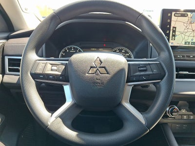 2026 Mitsubishi Outlander ES