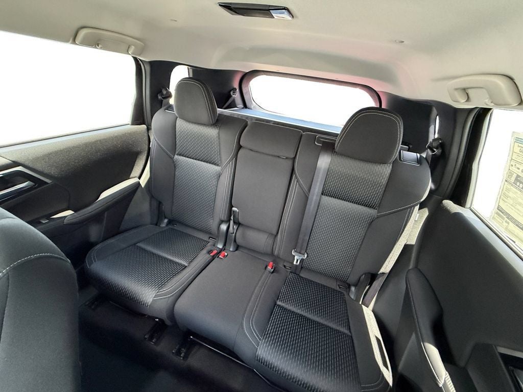 2026 Mitsubishi Outlander ES