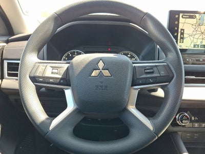 2026 Mitsubishi Outlander ES