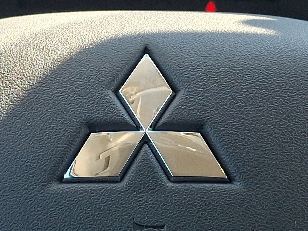2026 Mitsubishi Outlander ES