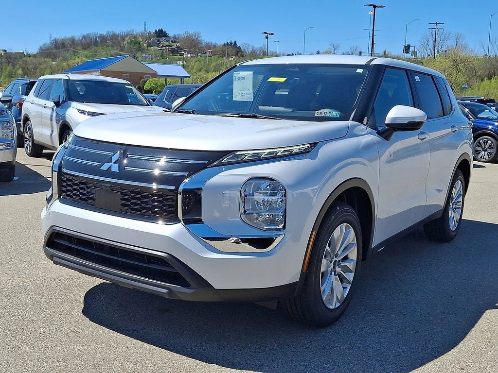 2026 Mitsubishi Outlander ES
