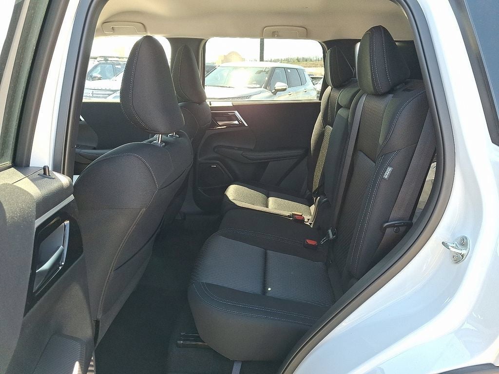 2026 Mitsubishi Outlander ES