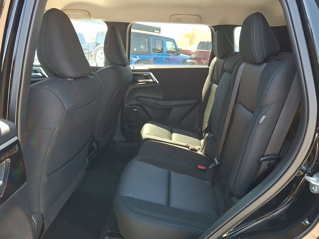 2026 Mitsubishi Outlander ES