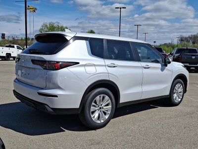 2026 Mitsubishi Outlander ES