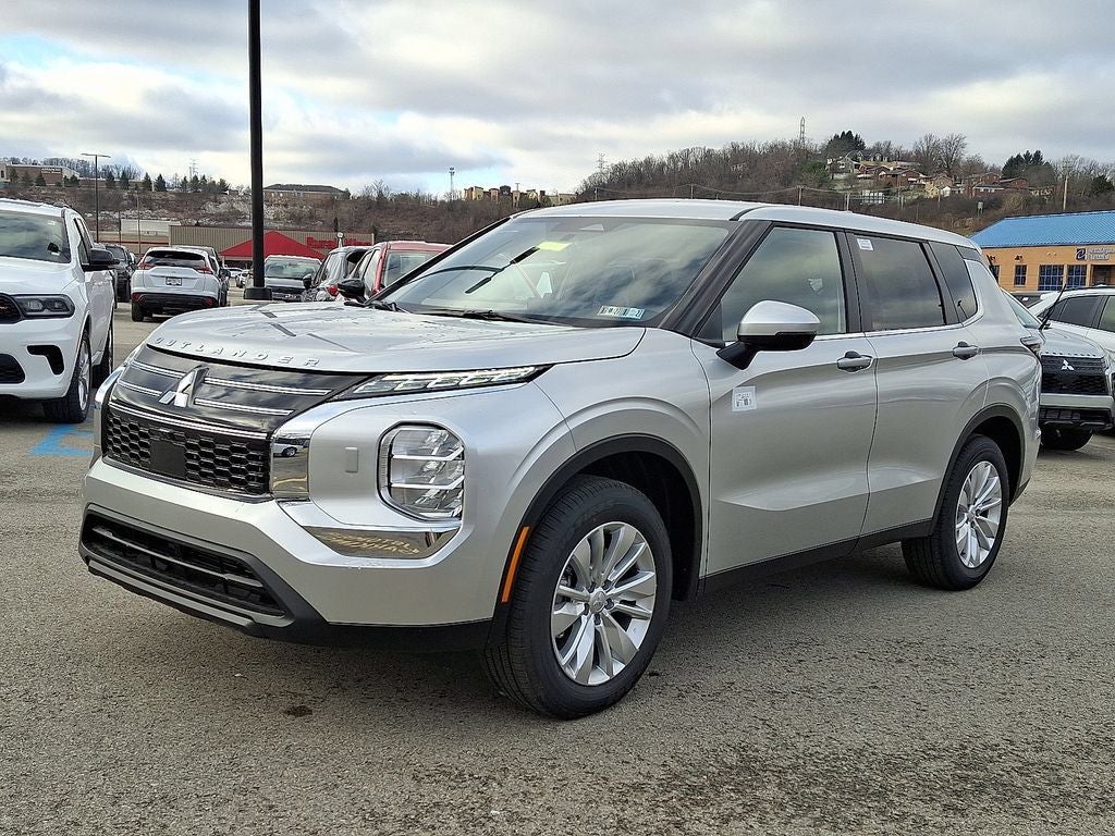 2026 Mitsubishi Outlander ES